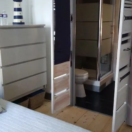 Sur Le Vieux Port, Centre De